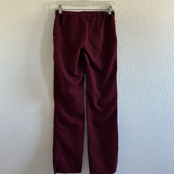 Figs set of Casma 3 pocket top and pants - Picture 9 of 11